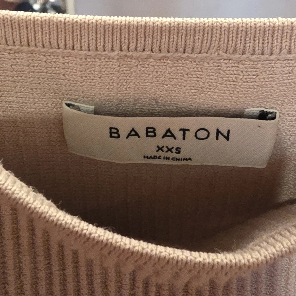 Babaton Ribbed Scoop Crop Tank — Dusty Blush - Picture 3 of 6